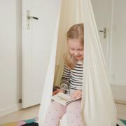 Softnest Copenhagen hængehule i beige bomuld hængende i børneværelse